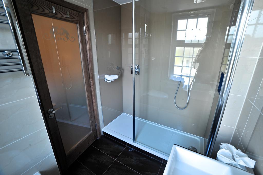 Frensham Pond Country House Hotel & Spa Farnham (Surrey) Exterior foto
